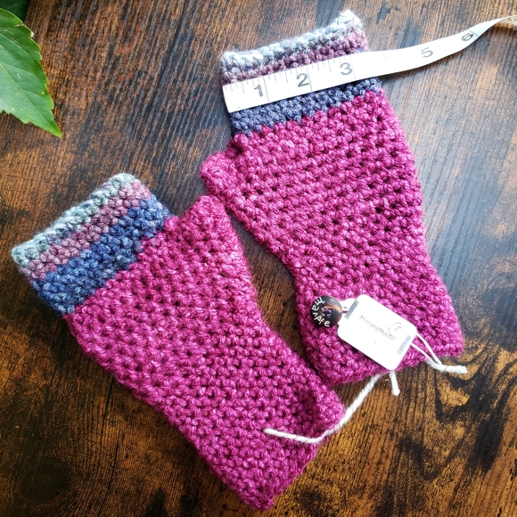 NWT* Handmade Fingerless gloves💜 super soft acrylic yarn, MarpleMade Designs, - Picture 3 of 7